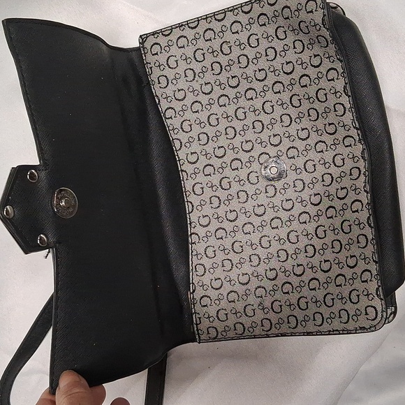 GUESS Monogram Black and Gray Bag - Picture 4 of 5